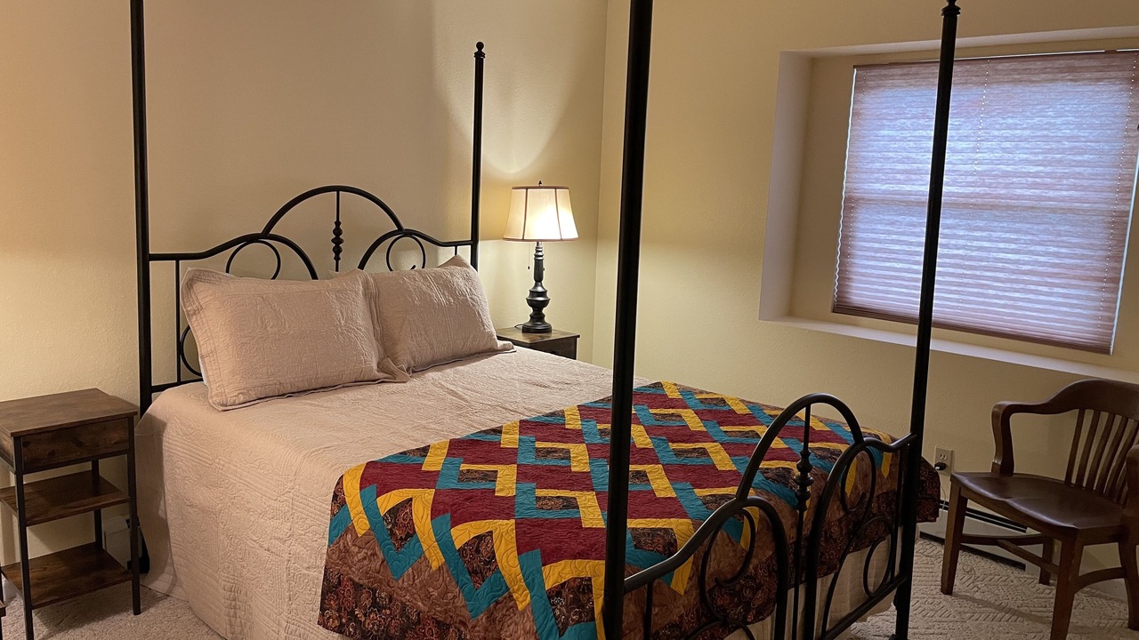 Photo of Bedroom in Raton