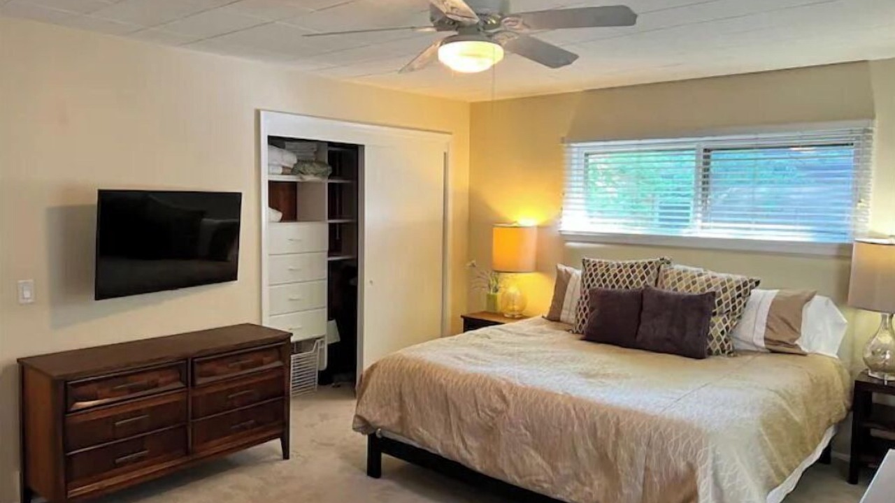 Photo of Bedroom in Linden Hills