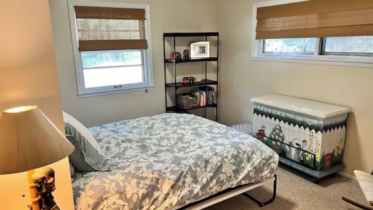Photo of Bedroom in Linden Hills