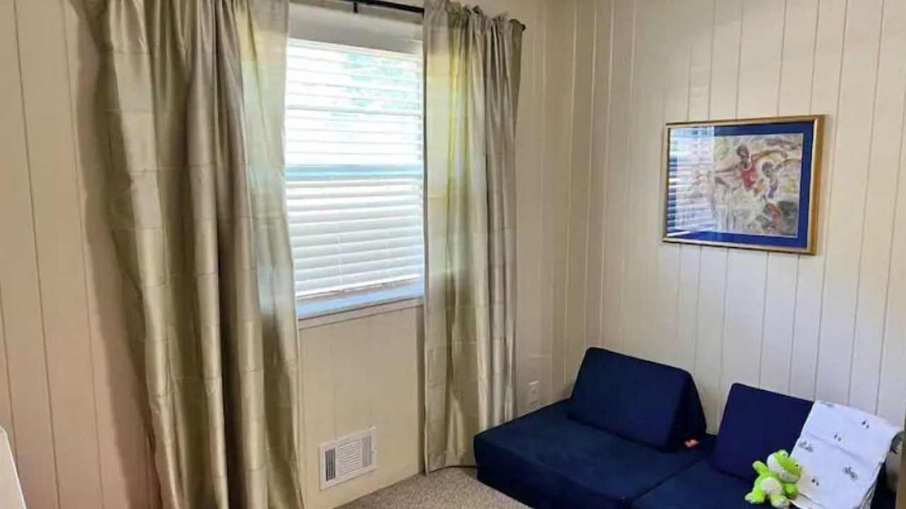 Photo of Livingroom in Linden Hills