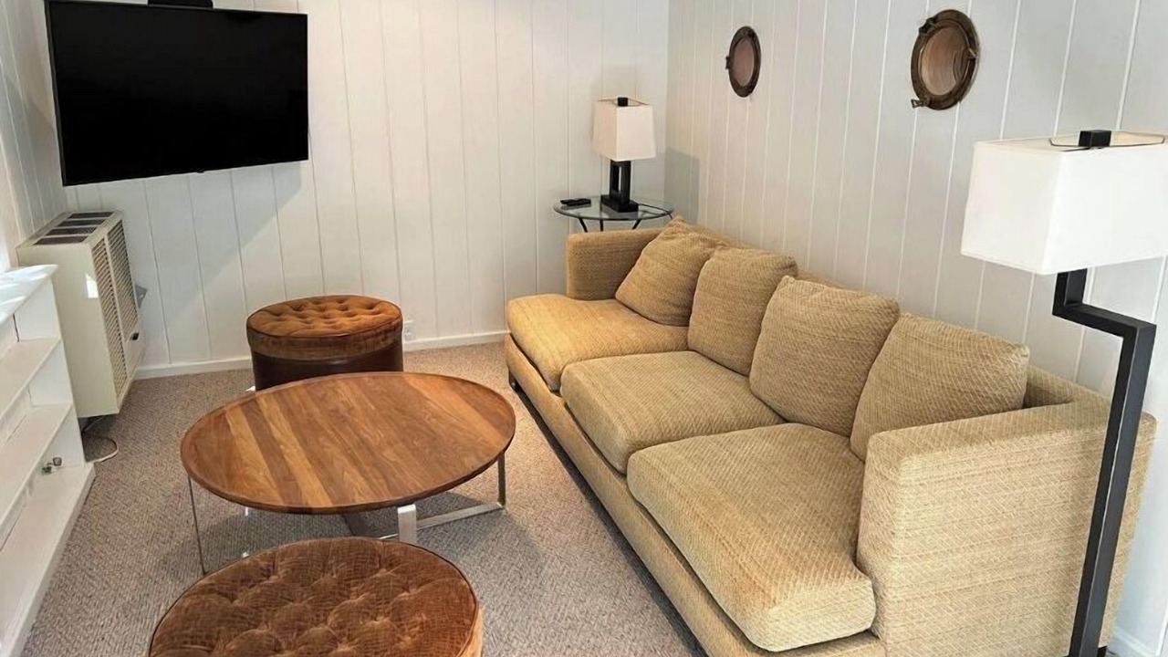 Photo of Livingroom in Linden Hills