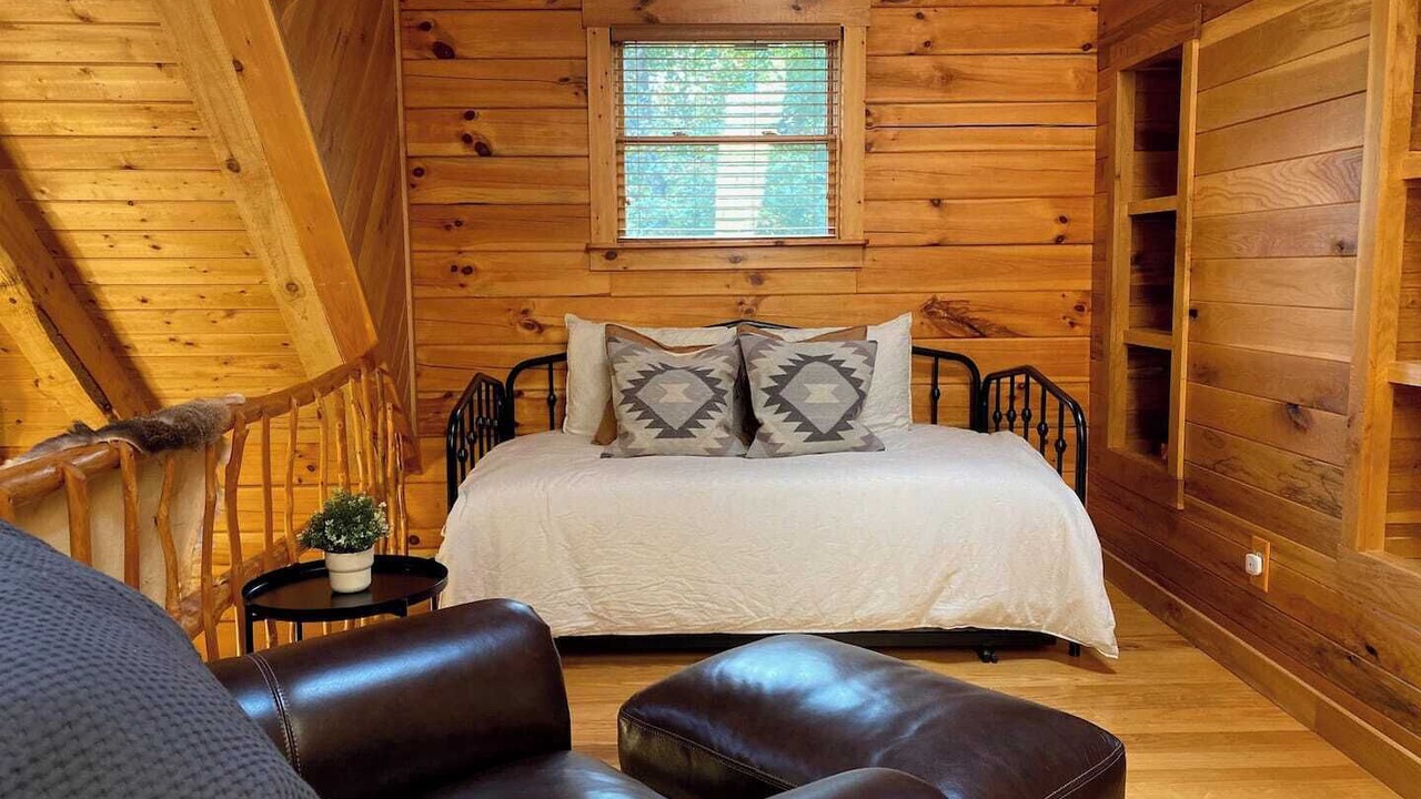 Photo of Bedroom in Laurelville