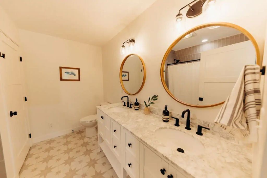 Photo of Bathroom in Alexandria
