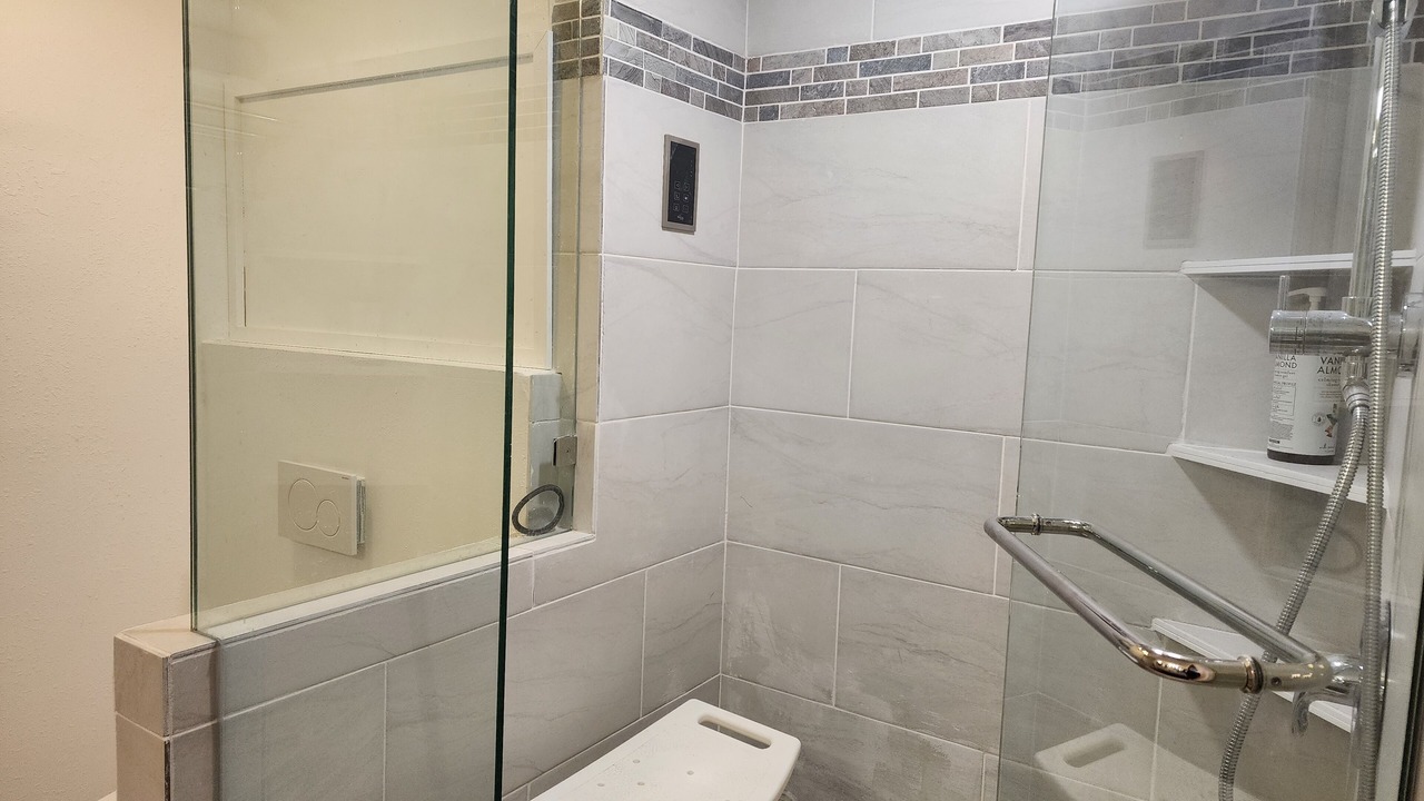 Photo of Bathroom in Canoncito
