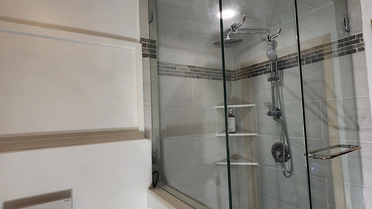 Photo of Bathroom in Canoncito