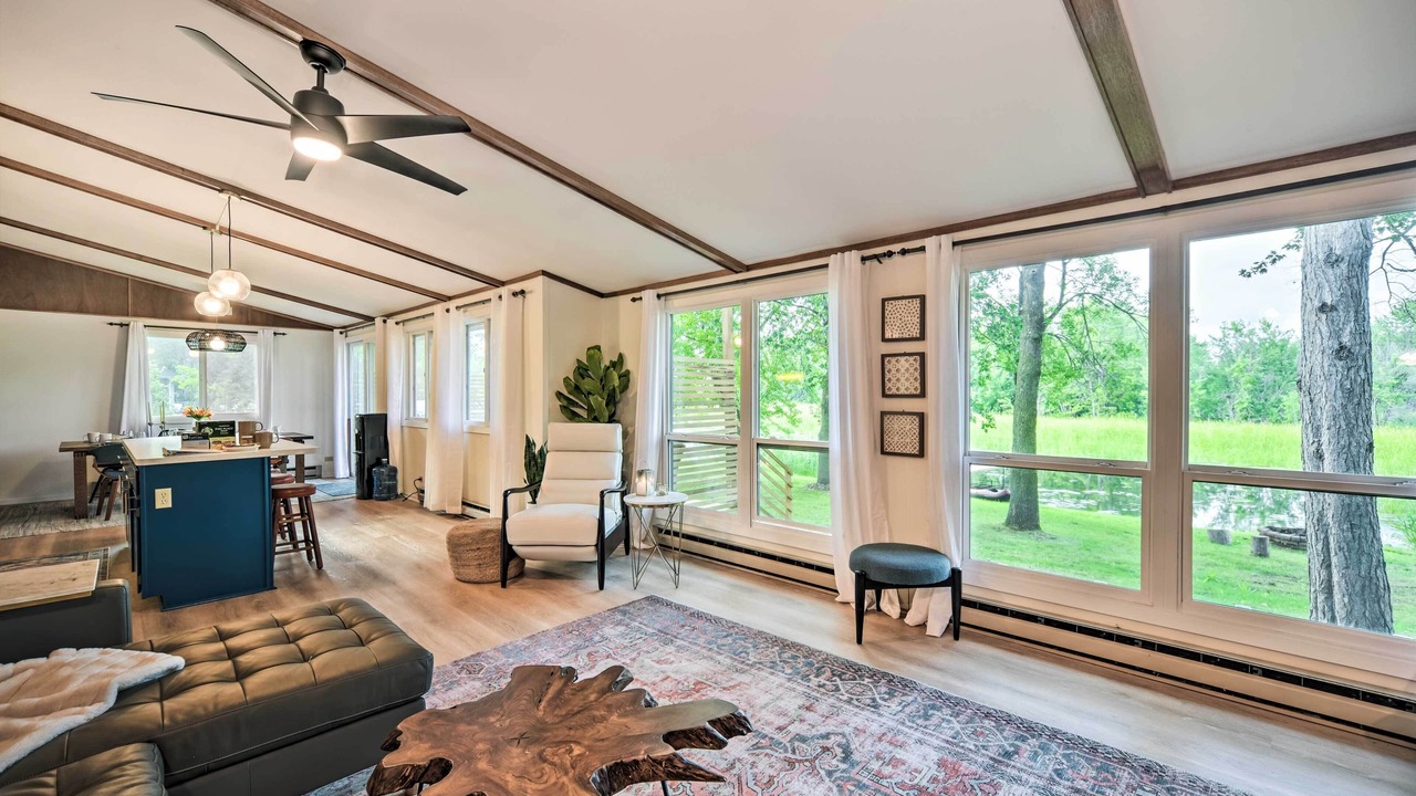 Photo of Livingroom in Pine City