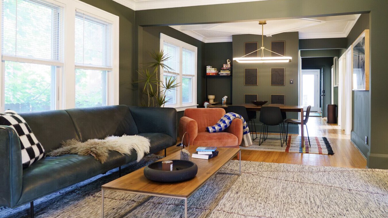 Photo of Livingroom in Summit - University