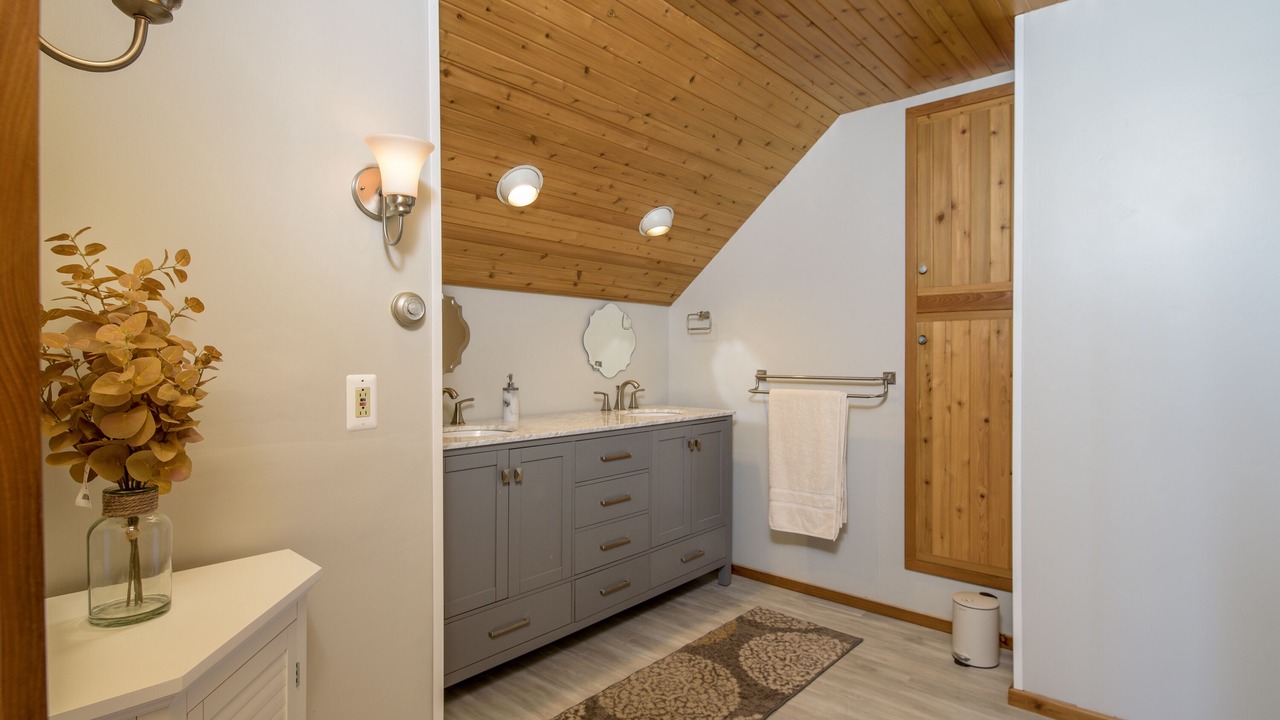 Photo of Bathroom in Chester Depot