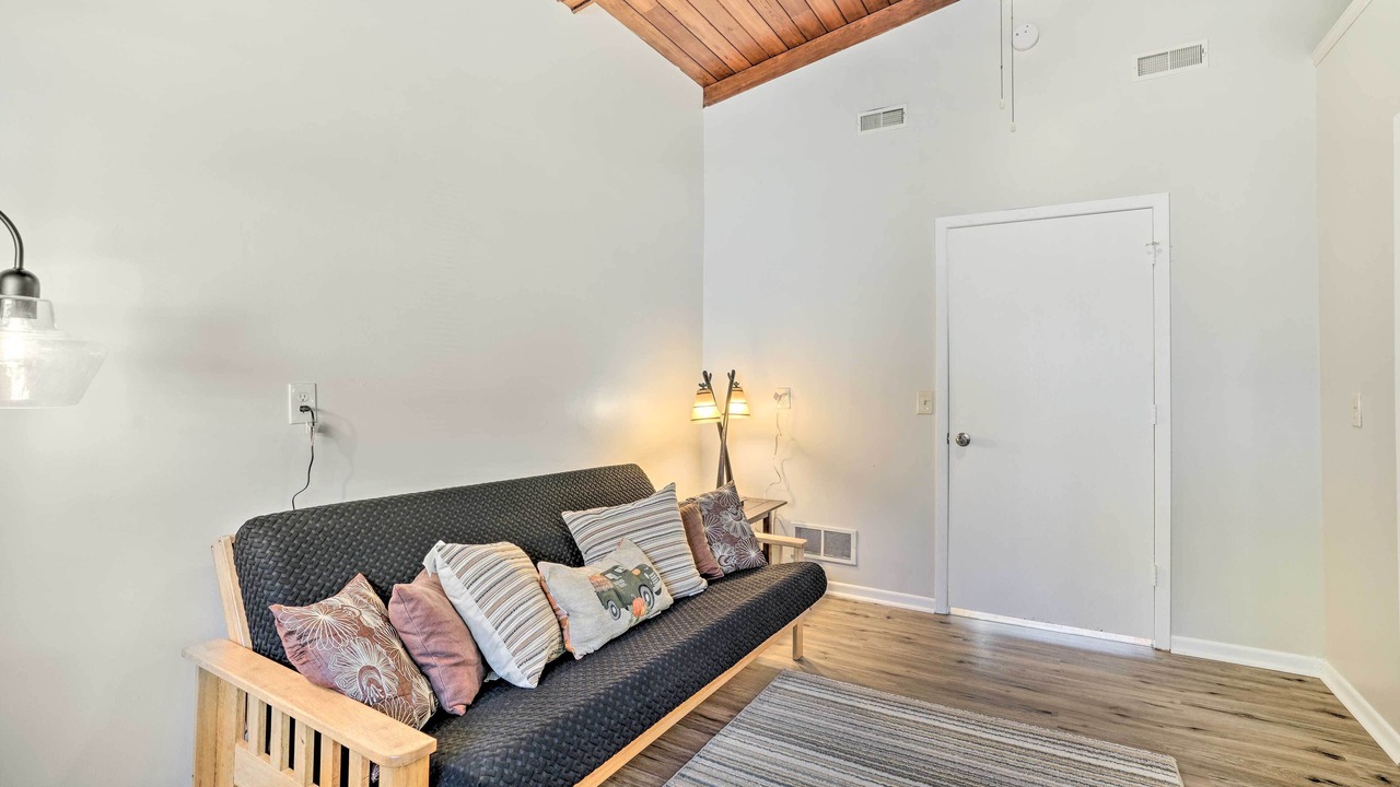 Photo of Livingroom in Highland