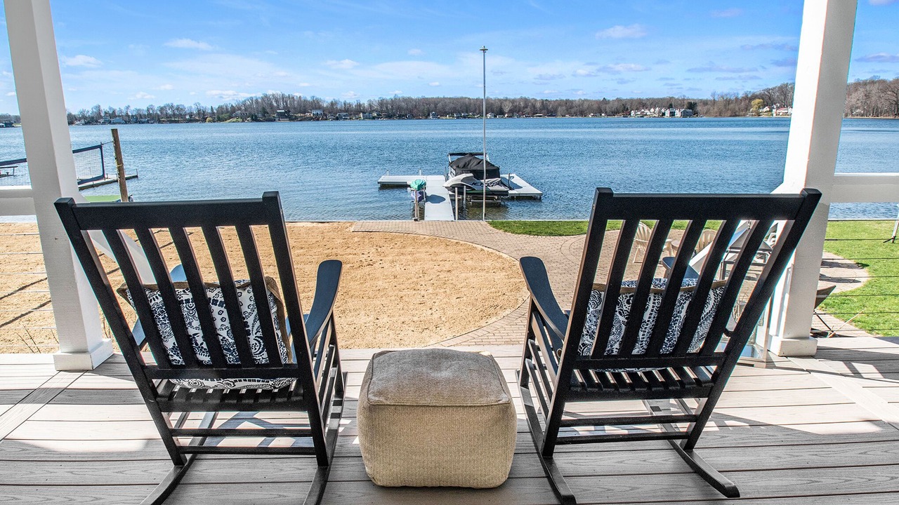 Photo of Patio Balcony in Sister Lakes