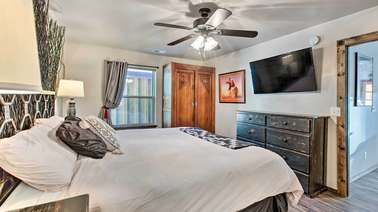 Photo of Bedroom in Red River