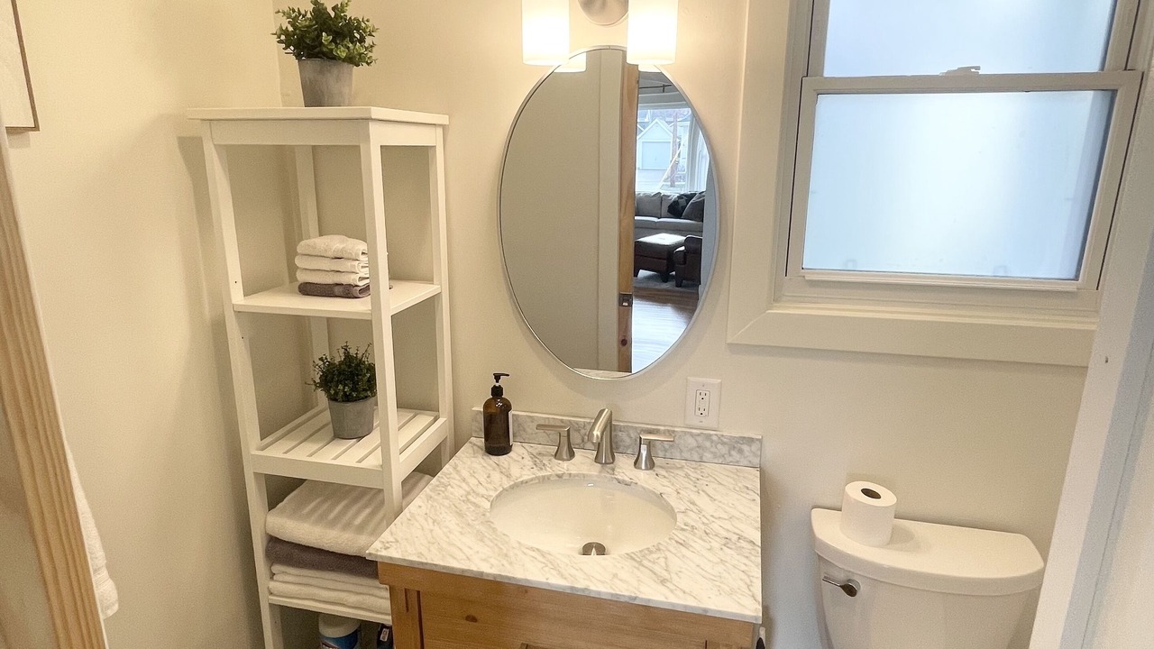 Photo of Bathroom in Kutzky Park