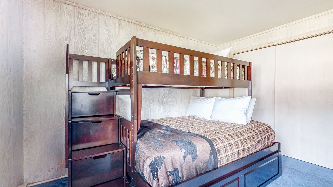 Photo of Bedroom in Cranmore Birches