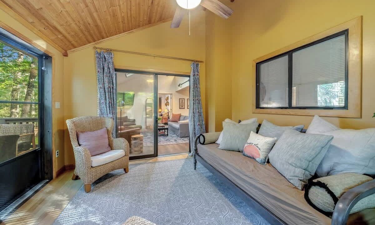 Photo of Bedroom in Hedgesville