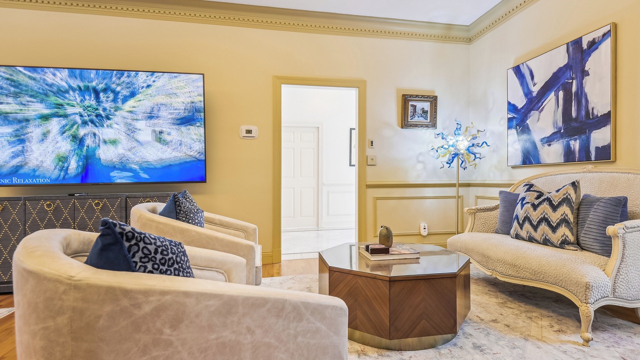 Photo of Livingroom in Downtown Baltimore