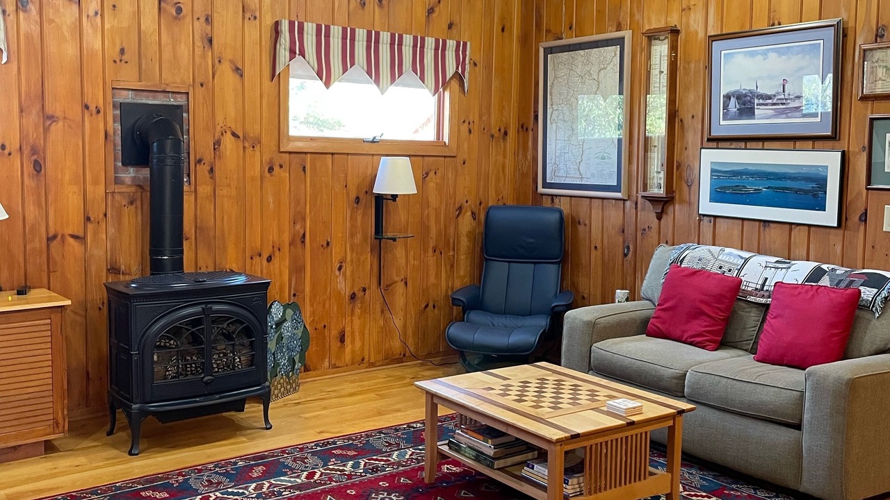 Photo of Livingroom in Moriah Center