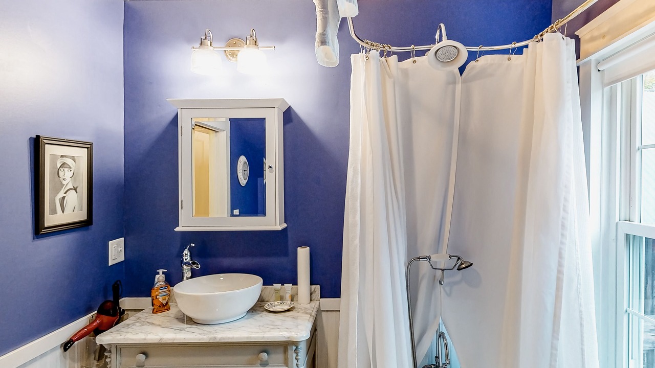 Photo of Bathroom in East Wallingford