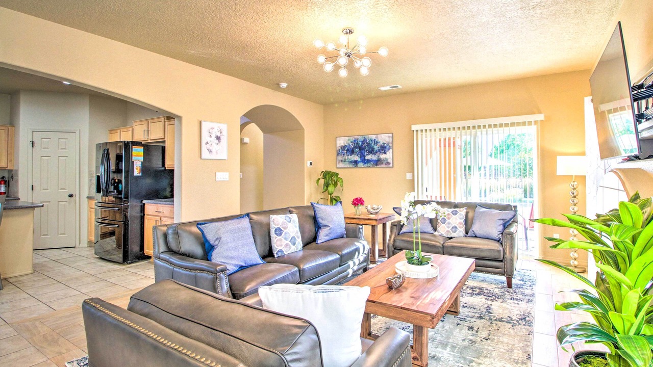 Photo of Livingroom in Mesa Del Sol Innovation Park