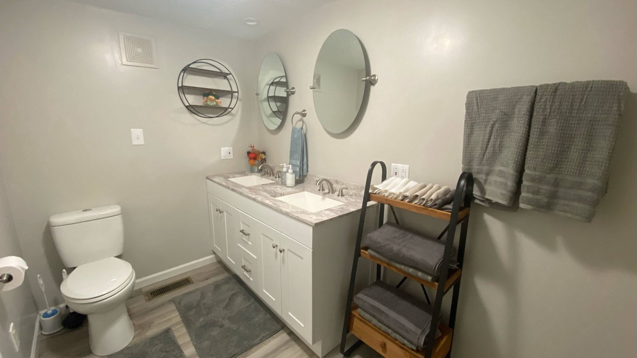 Photo of Bathroom in Glen White