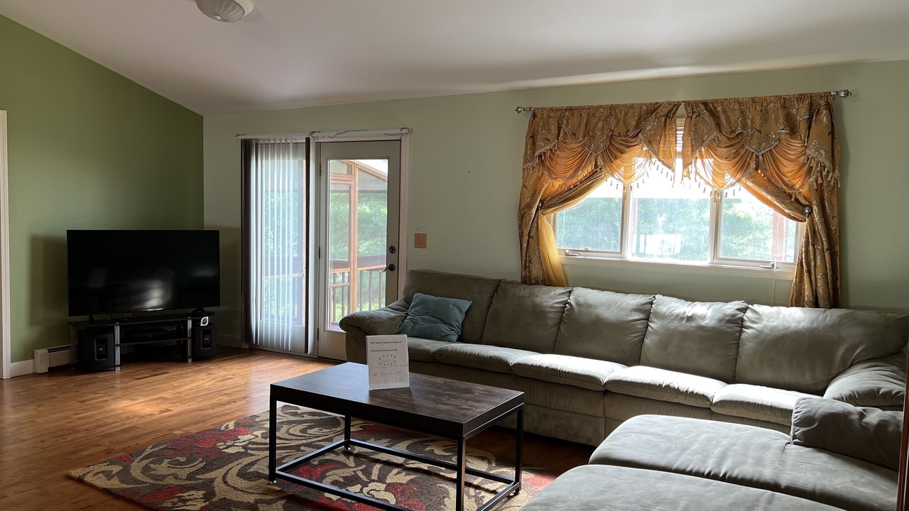 Photo of Livingroom in Town of Chesterfield