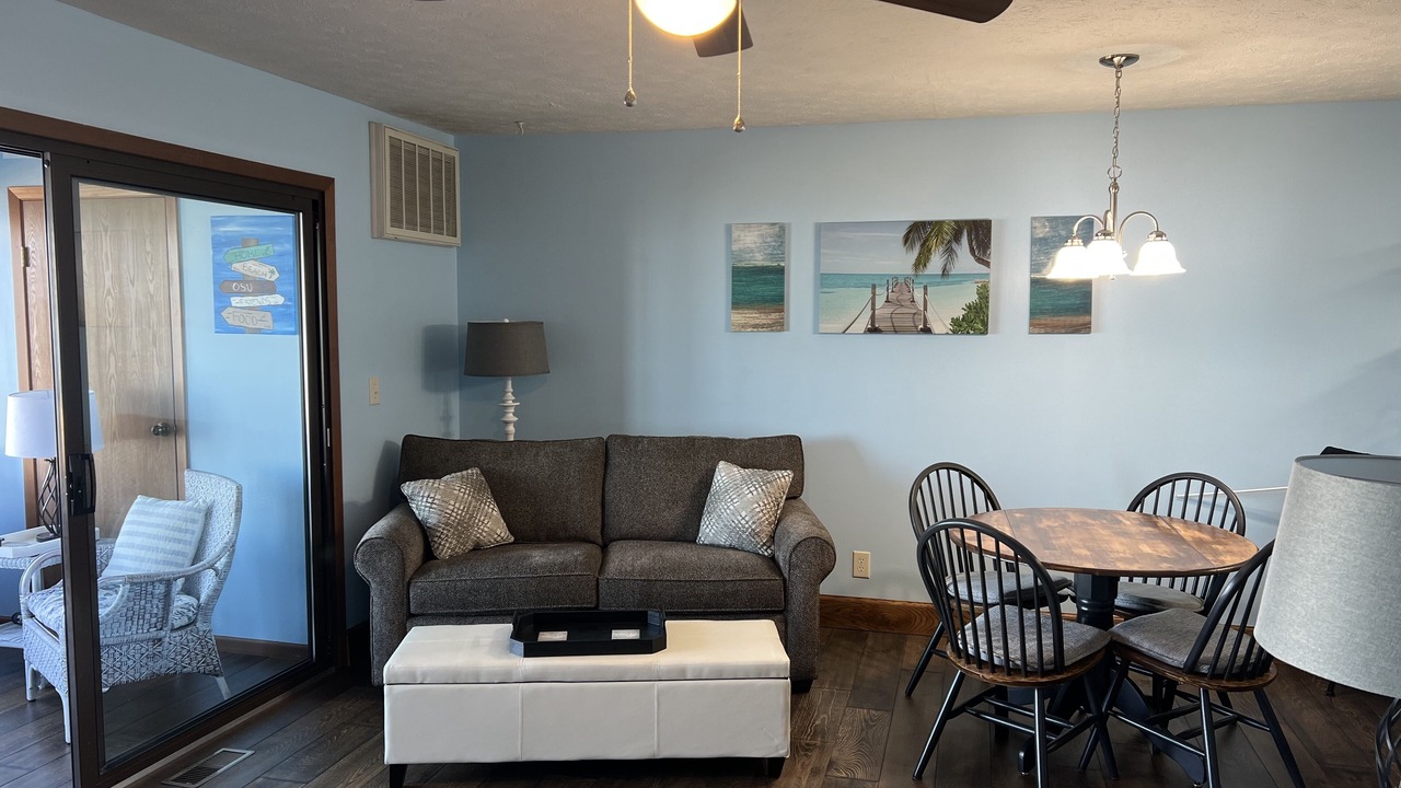 Photo of Livingroom in Port Clinton
