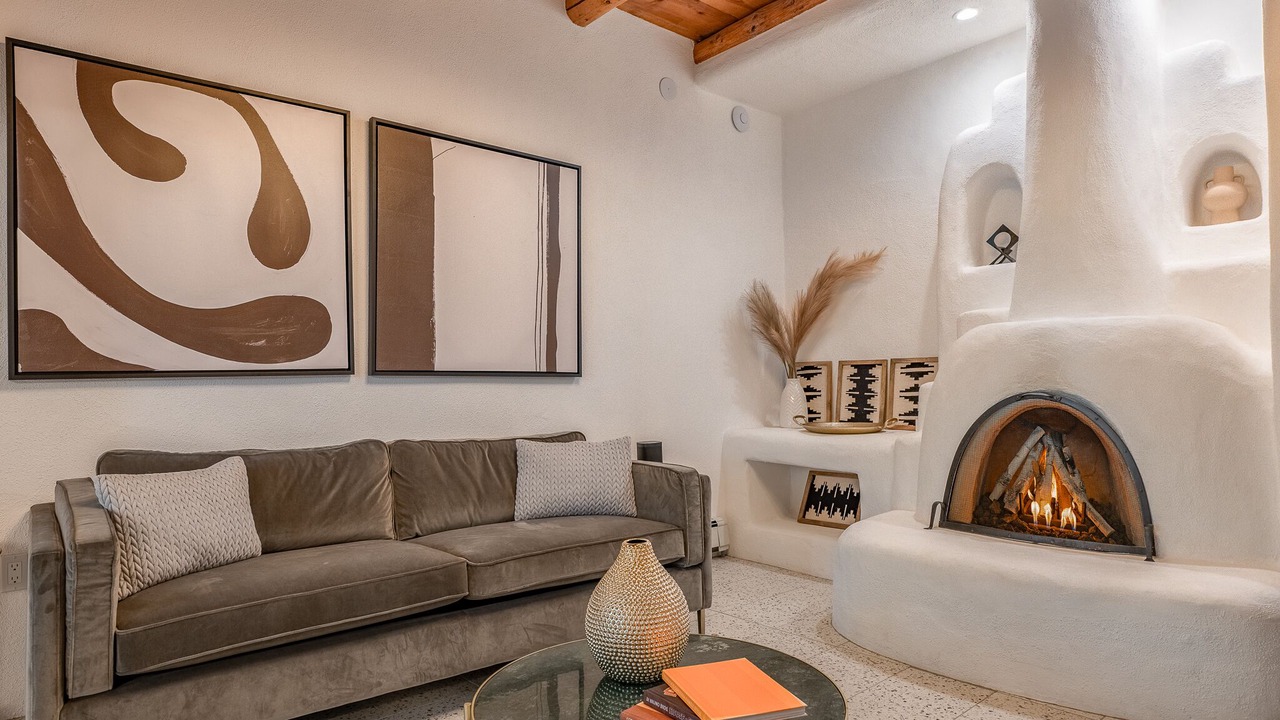 Photo of Livingroom in Taos