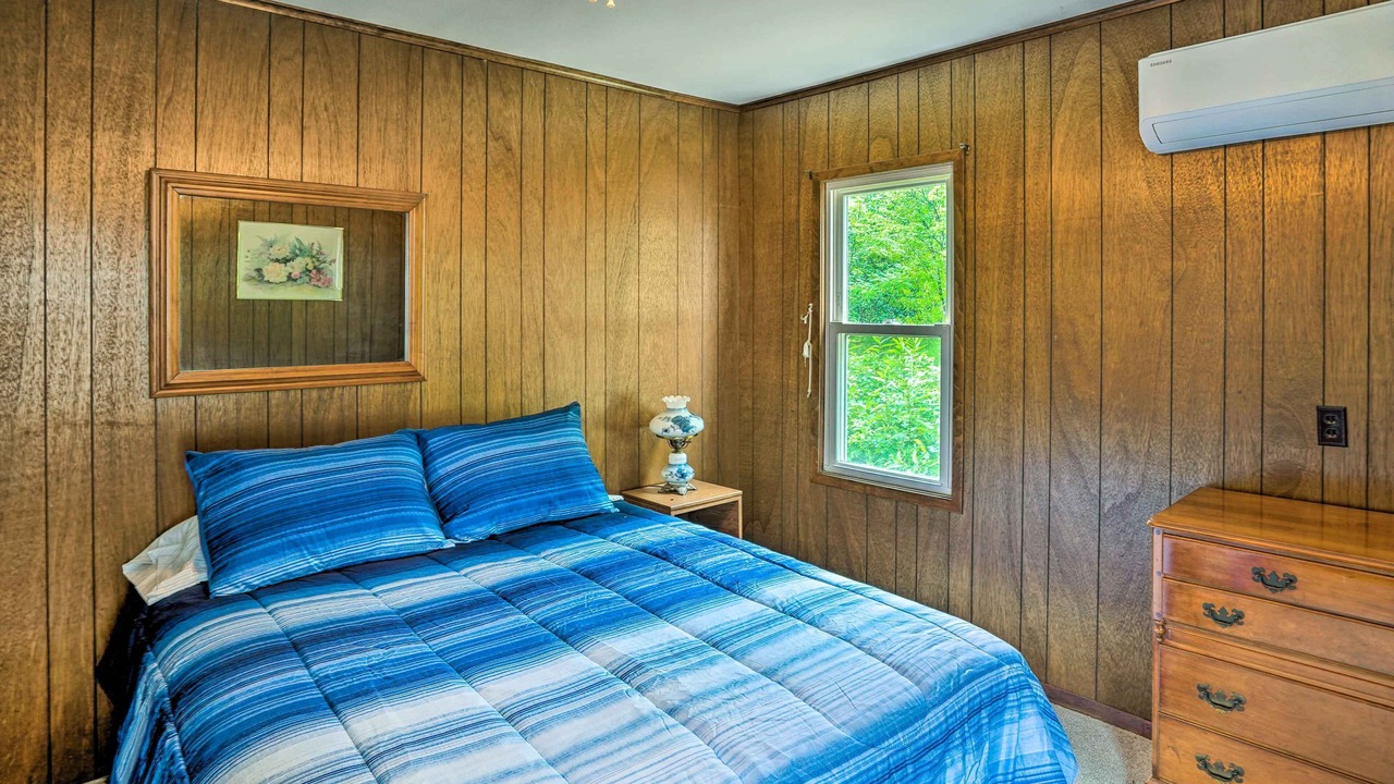 Photo of Bedroom in Greenfield Center