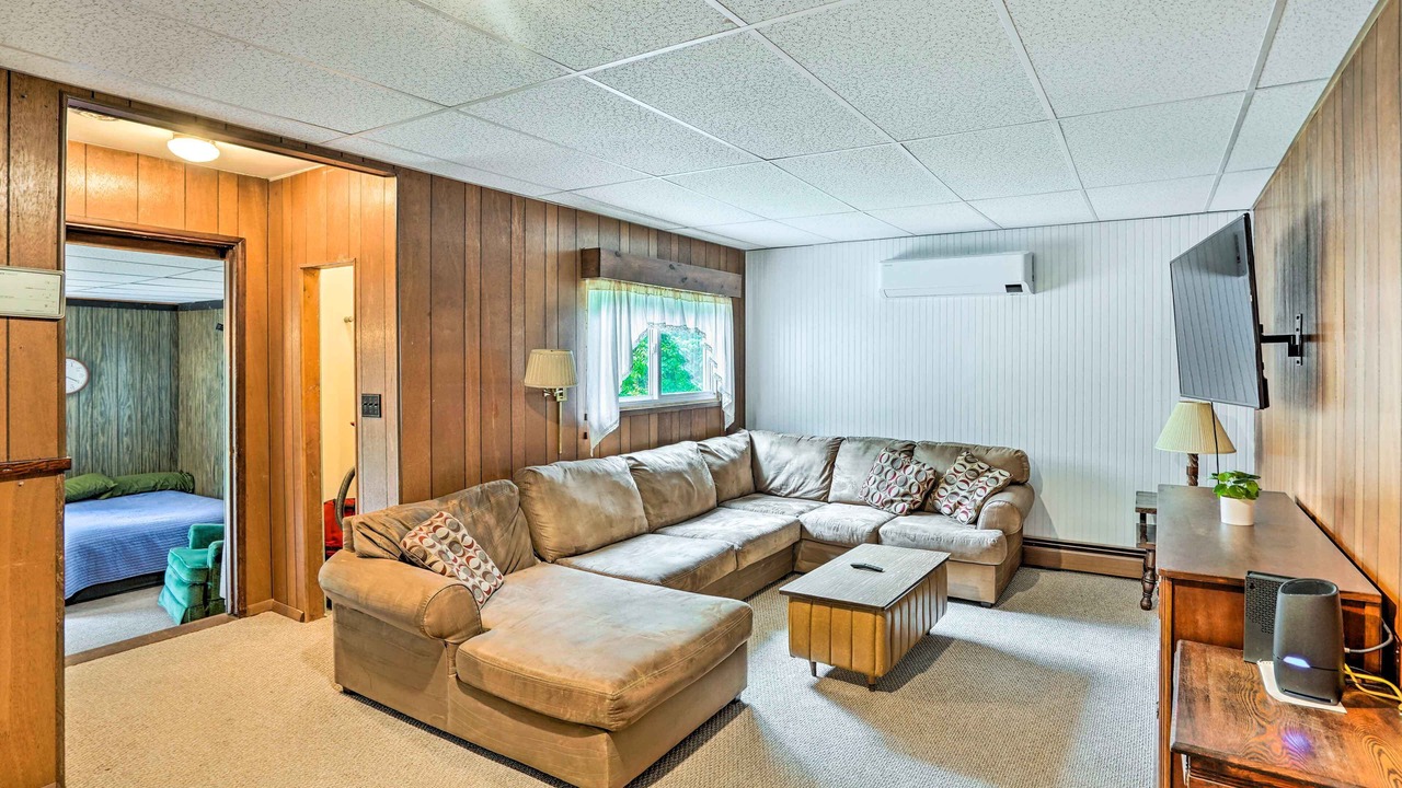 Photo of Livingroom in Greenfield Center
