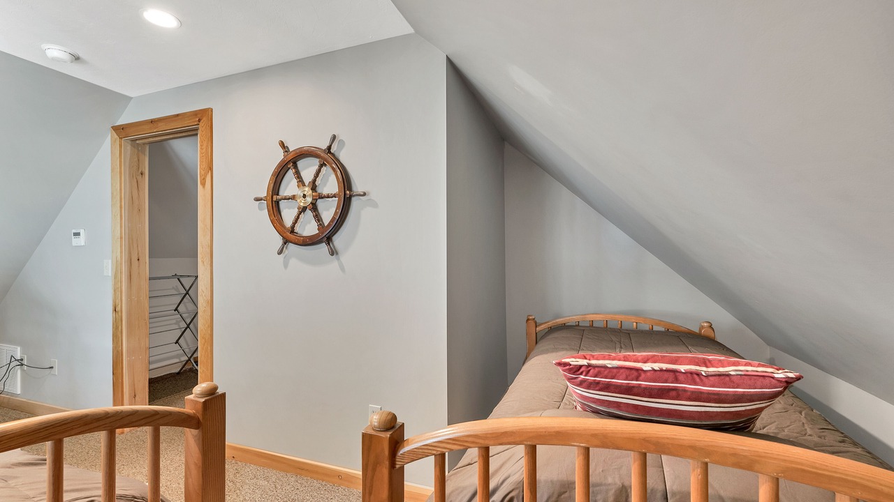Photo of Bedroom in Moultonborough