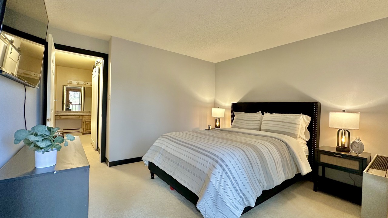 Photo of Bedroom in Hill City