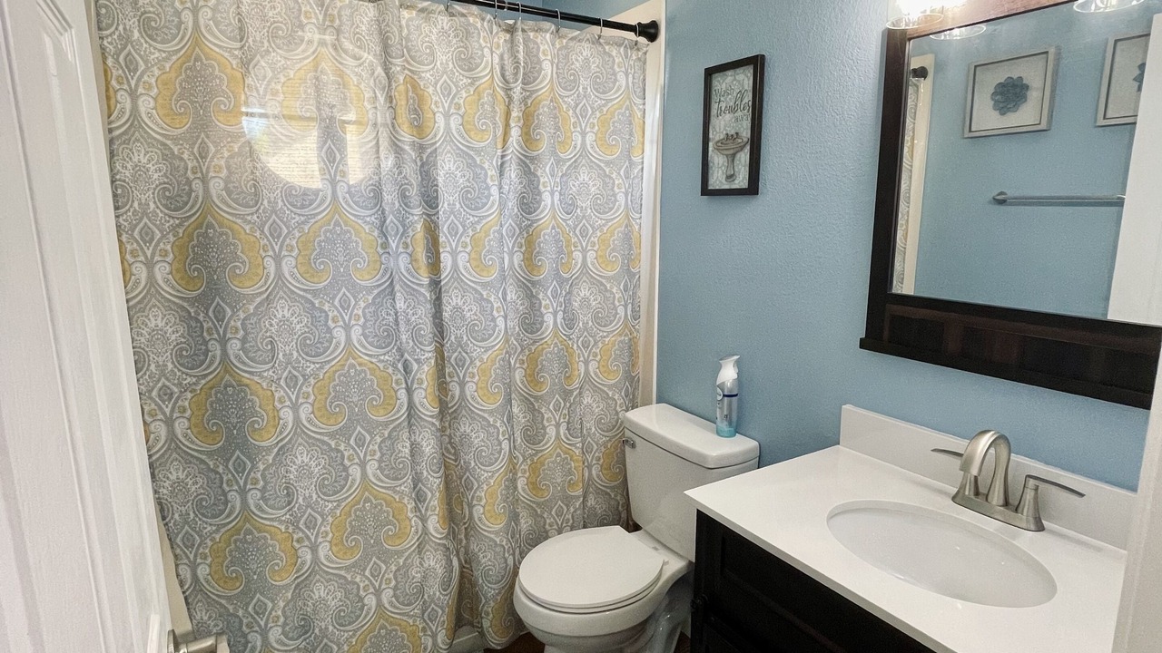 Photo of Bathroom in Alban Hills
