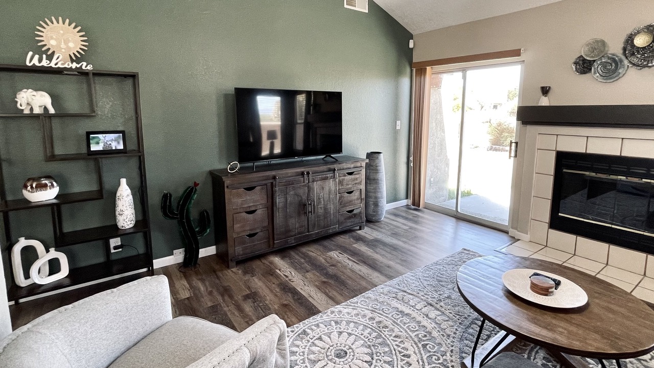 Photo of Livingroom in Alban Hills