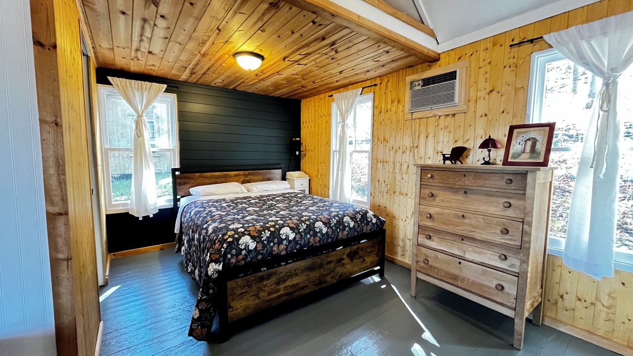Photo of Bedroom in South Haven