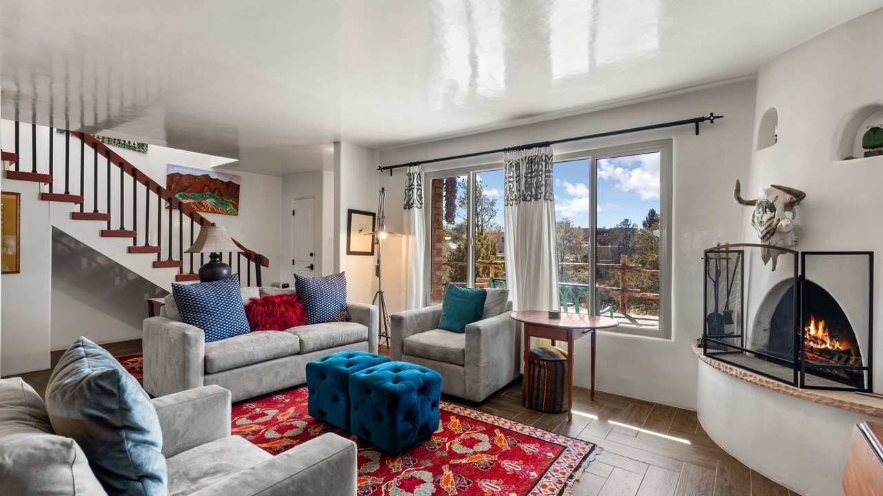 Photo of Livingroom in Historic Eastside