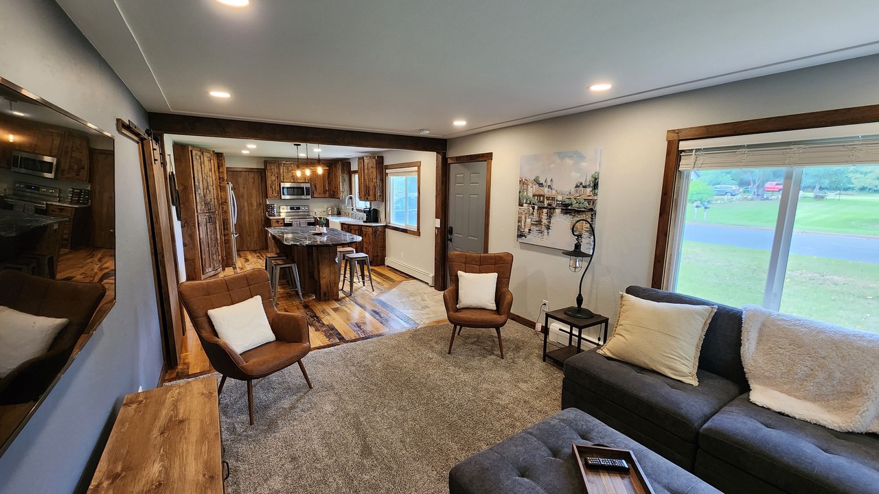 Photo of Livingroom in Hudson