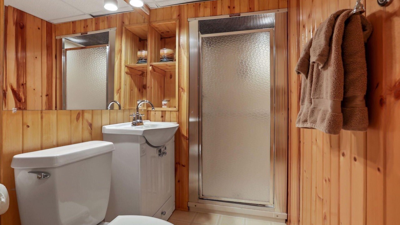 Photo of Bathroom in Falcon Heights