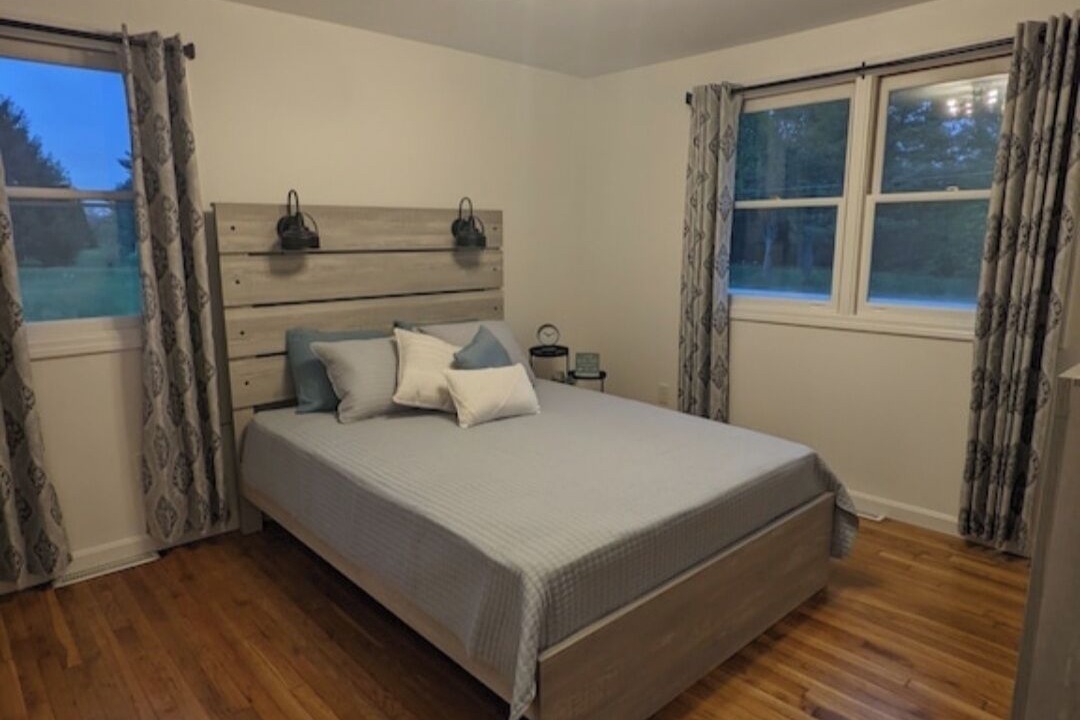 Photo of Bedroom in Raymond