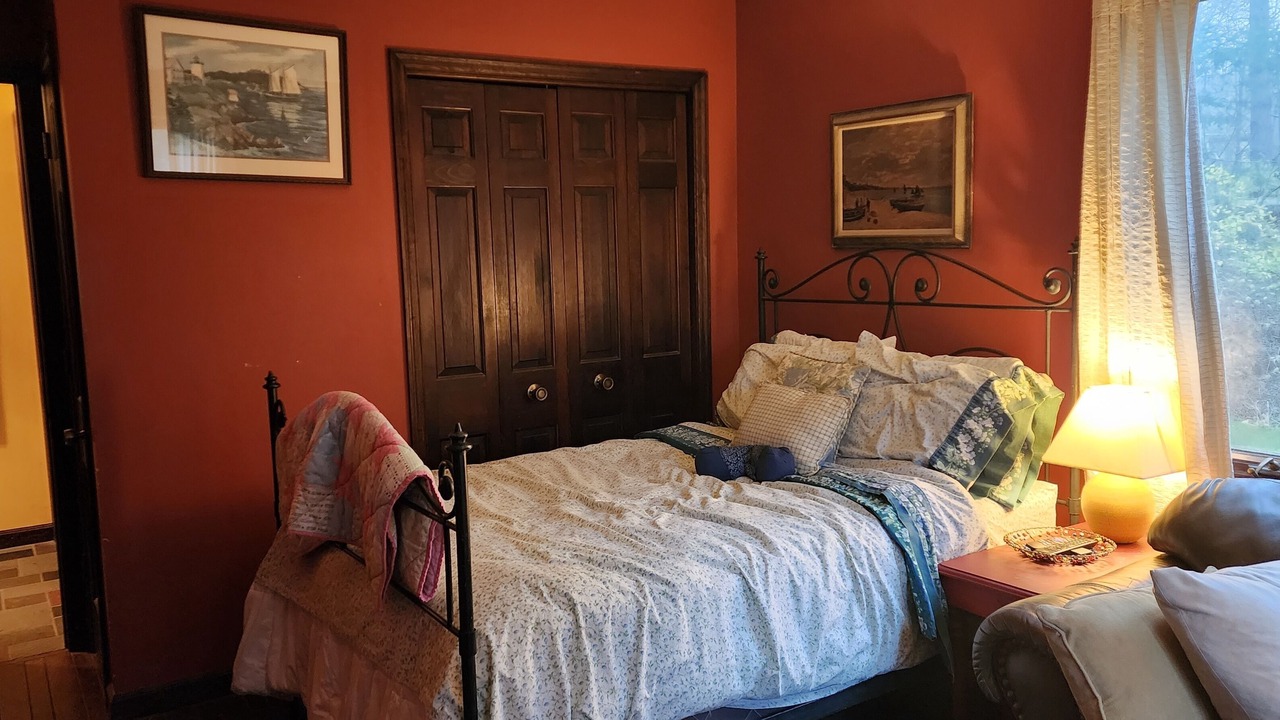 Photo of Bedroom in Waterbury Center