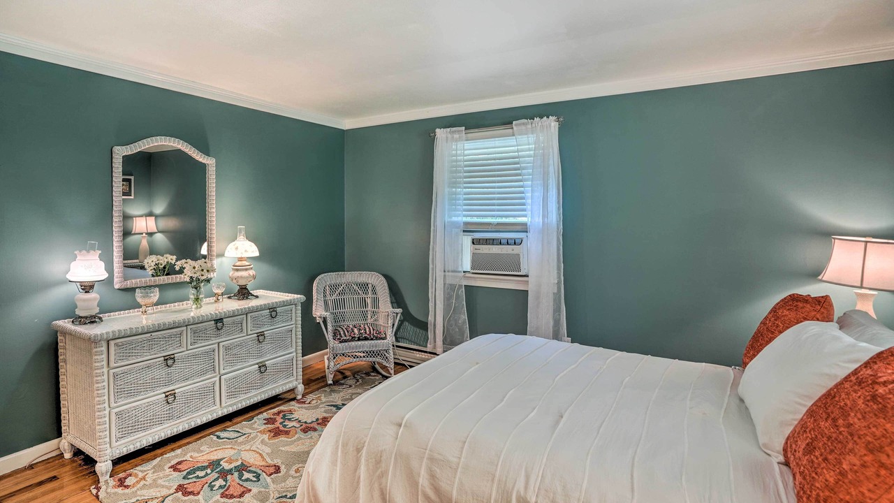 Photo of Bedroom in Lenox Dale