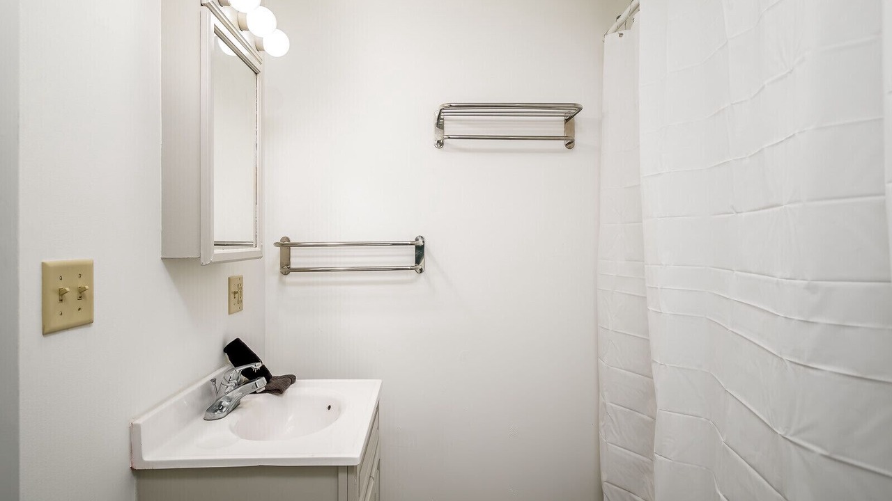 Photo of Bathroom in Williamstown
