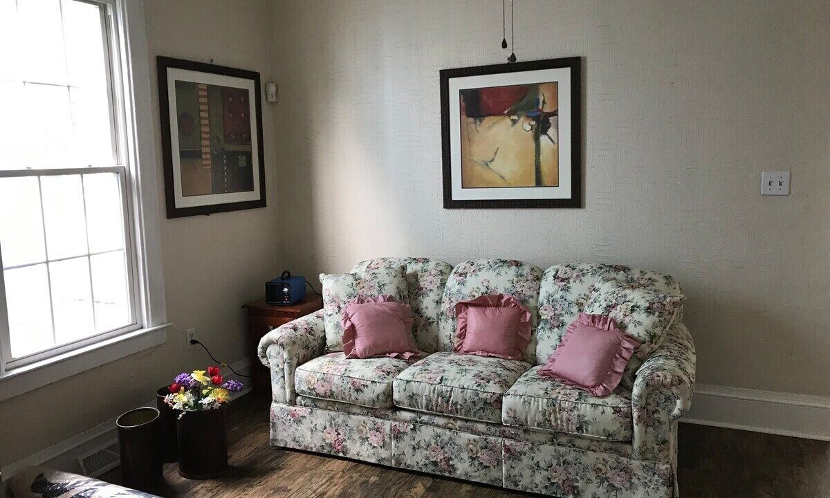 Photo of Livingroom in South Charleston