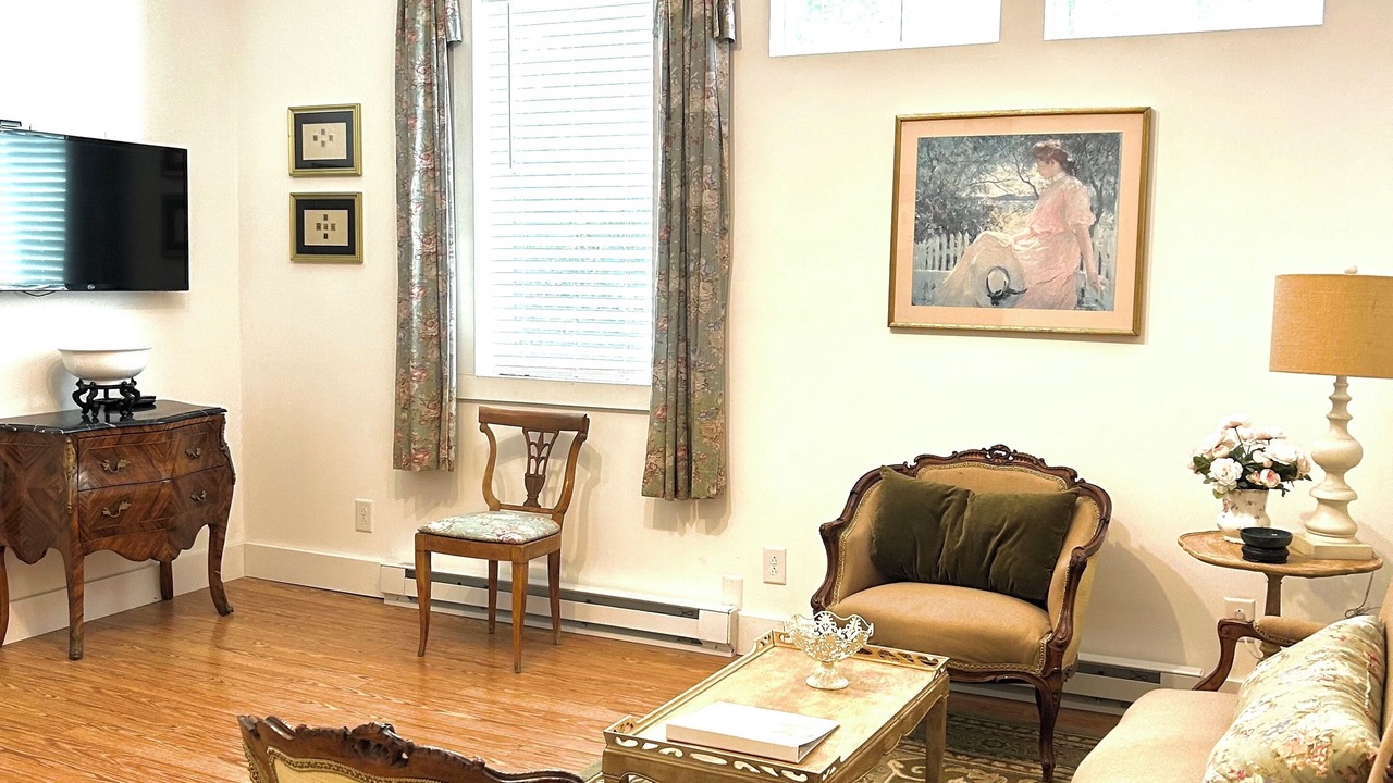 Photo of Livingroom in Canton