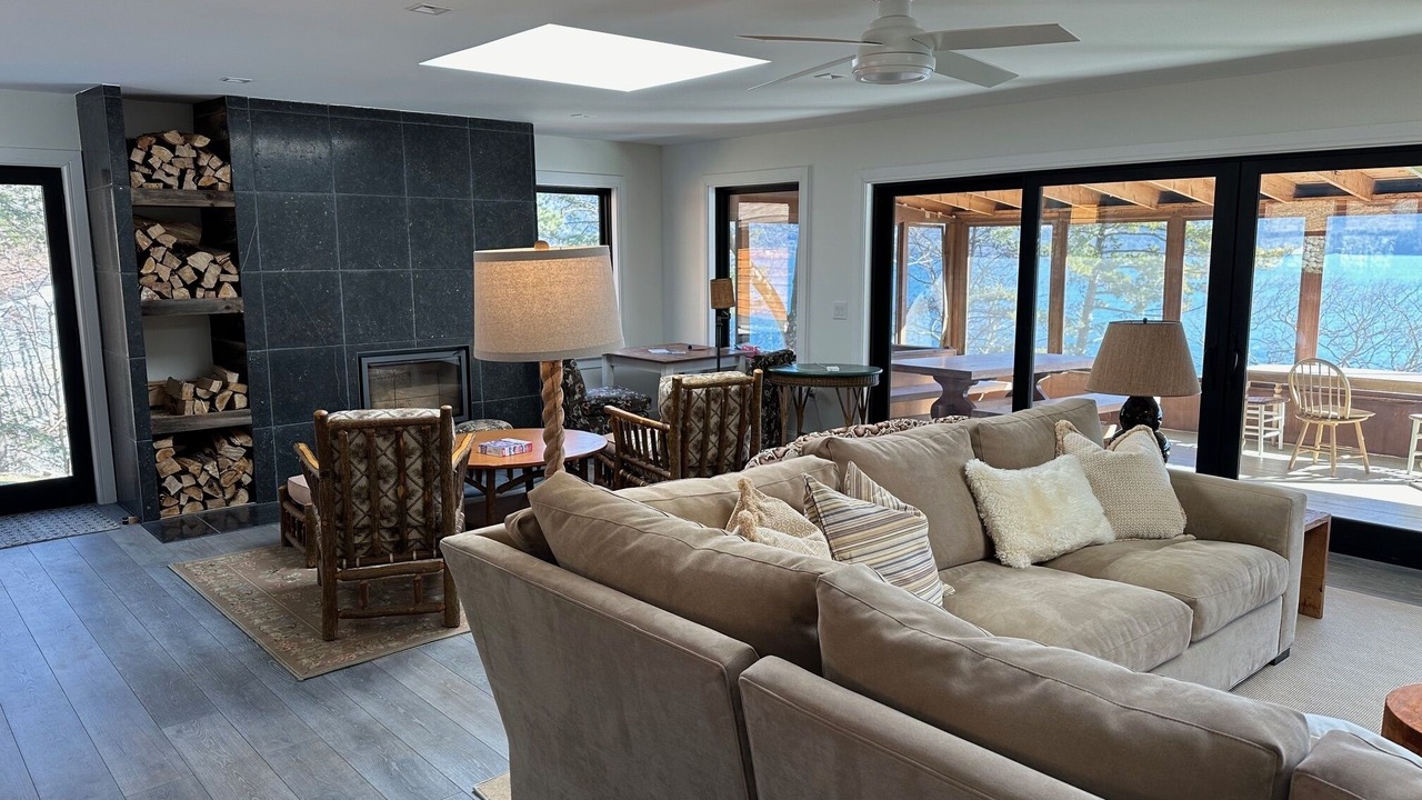 Photo of Livingroom in Silver Bay
