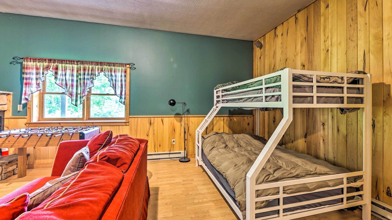 Photo of Bedroom in Slatyfork Farm