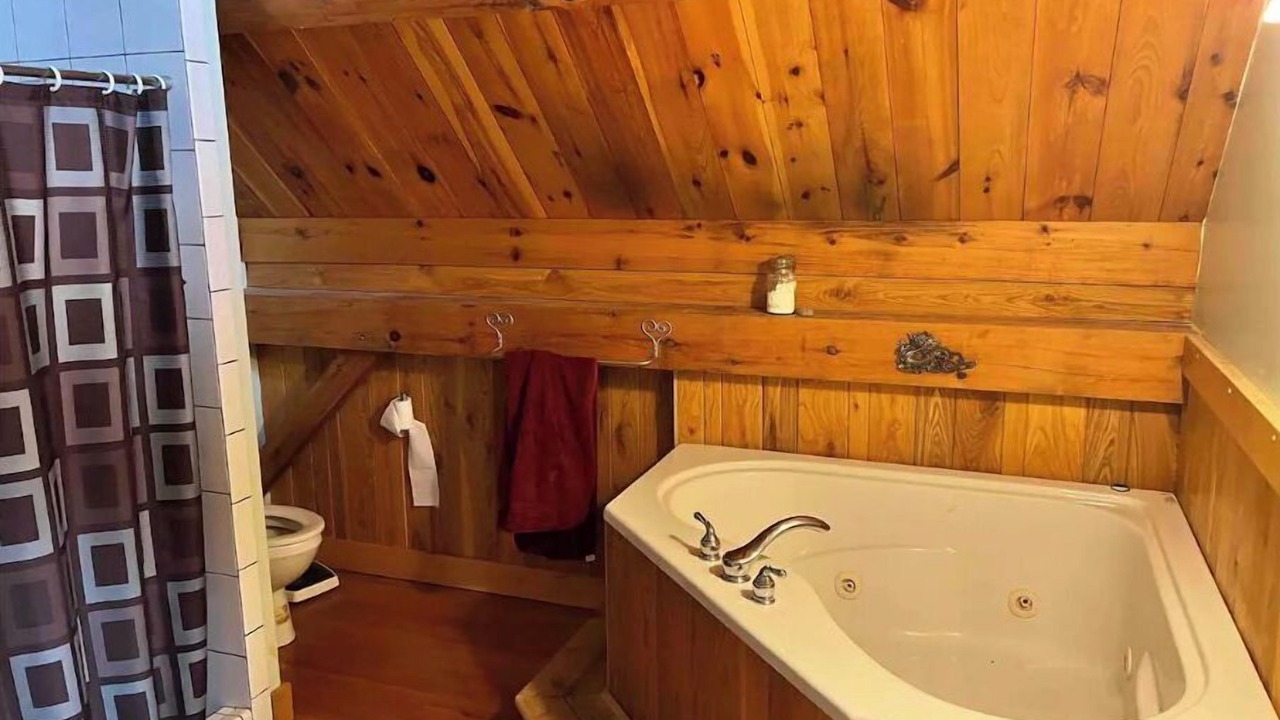 Photo of Bathroom in Peterson