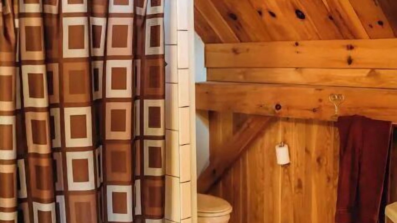 Photo of Bathroom in Peterson