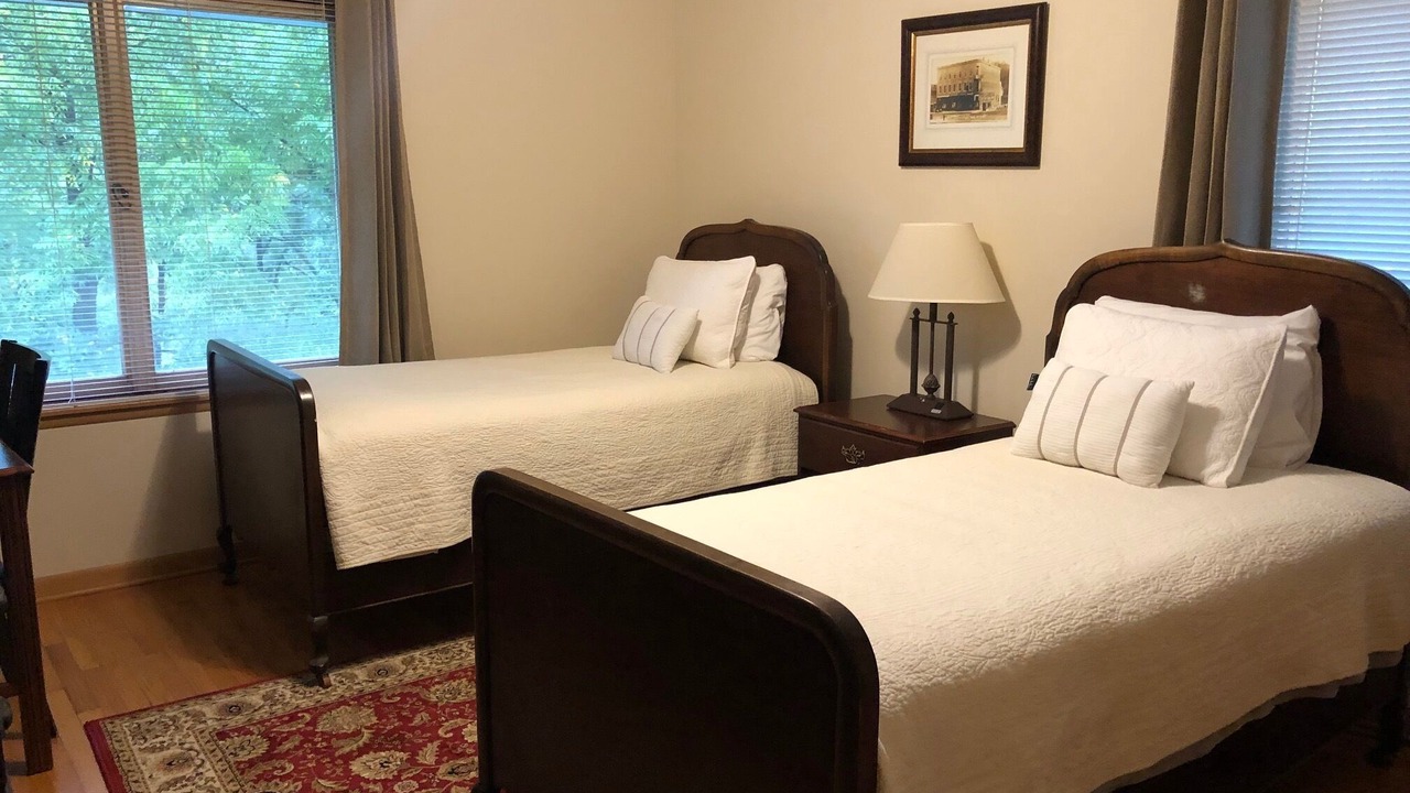 Photo of Bedroom in Lansing