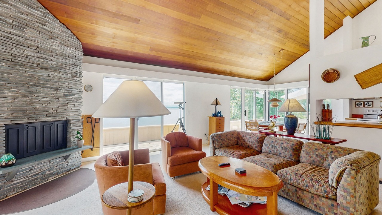 Photo of Livingroom in North Hero