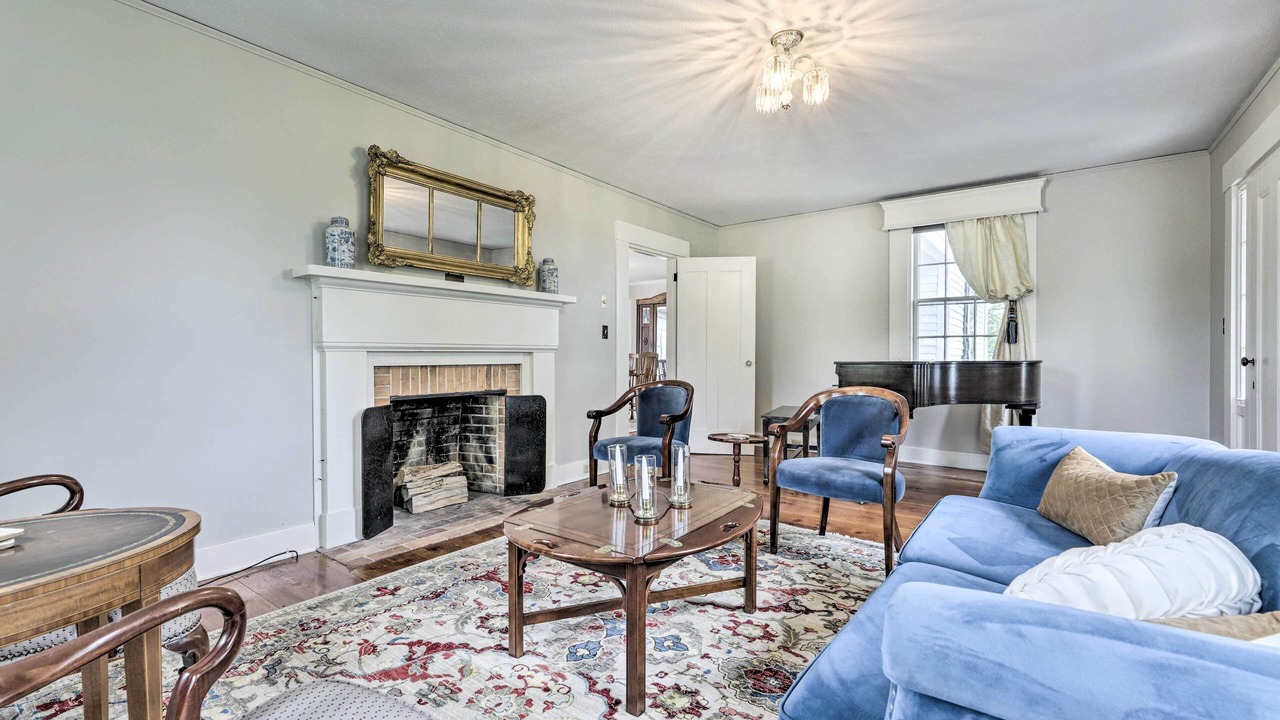 Photo of Livingroom in Bolton
