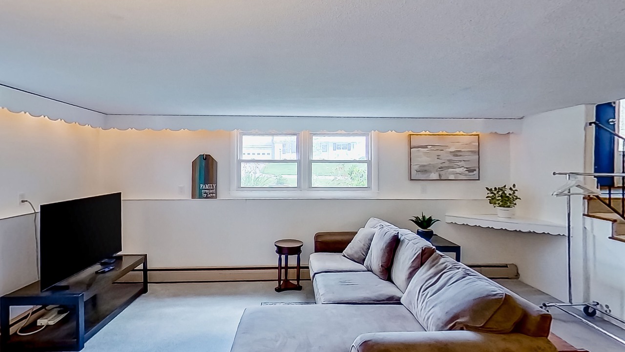 Photo of Livingroom in East Haven  Rutland County